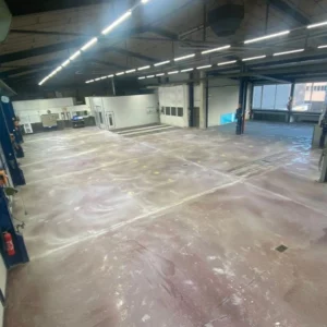 Bild: Bodenerneuerung