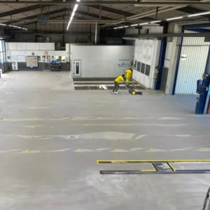 Bild: Bodenerneuerung