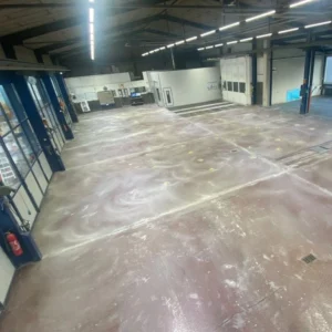 Bild: Bodenerneuerung