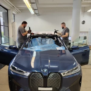 Bild: BMW iX Panoramadach