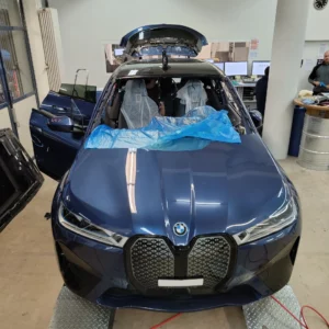 Bild: BMW iX Panoramadach